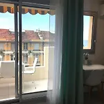 Studio 100m de la mer